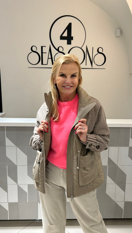 Striukė su išsegamu kapišonu (b225)