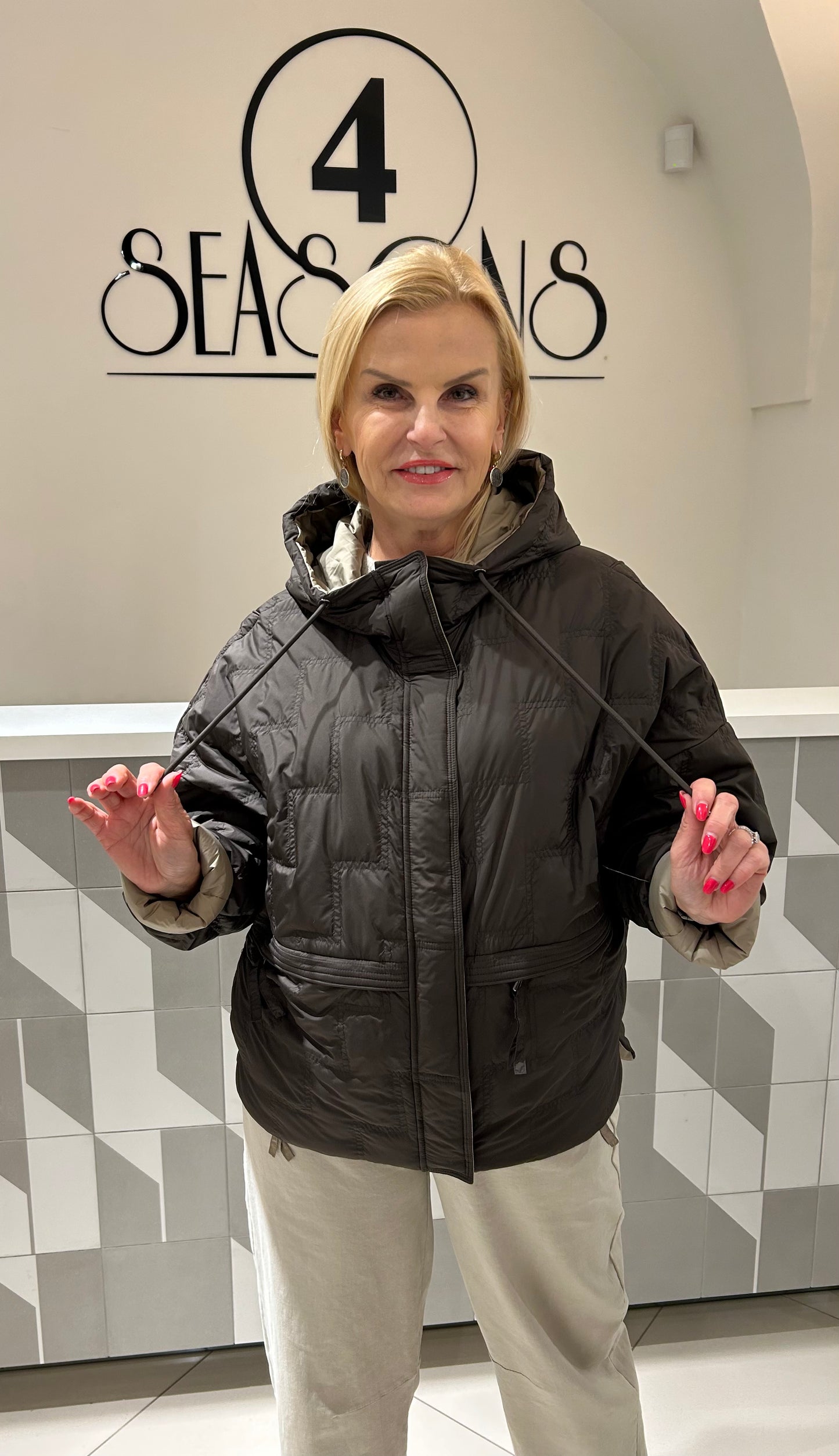 Dvipusė pūkinė striukė (b229)