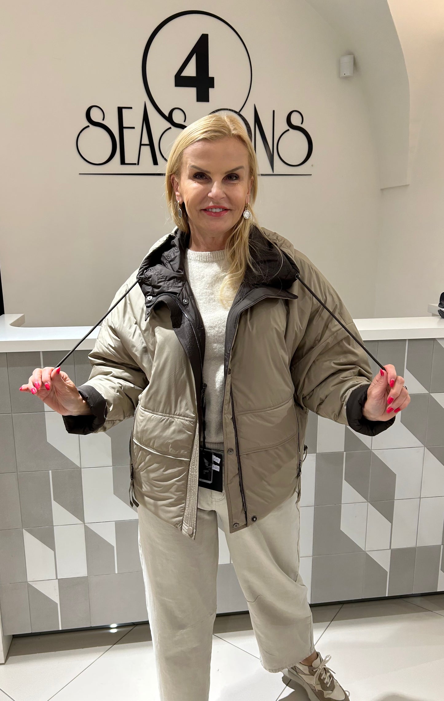 Dvipusė pūkinė striukė (b229)