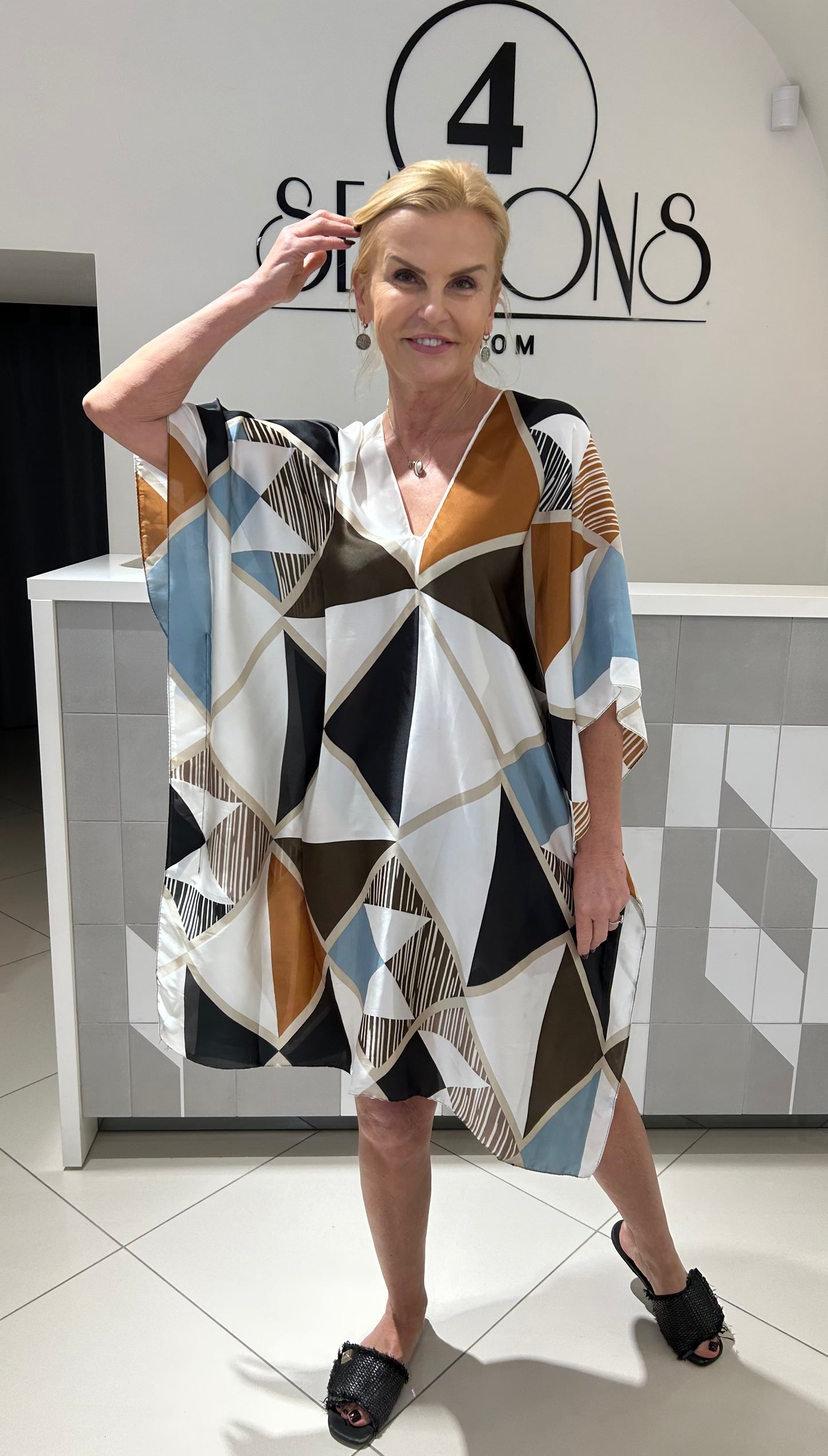 Tunika su V iškirpte (T24)