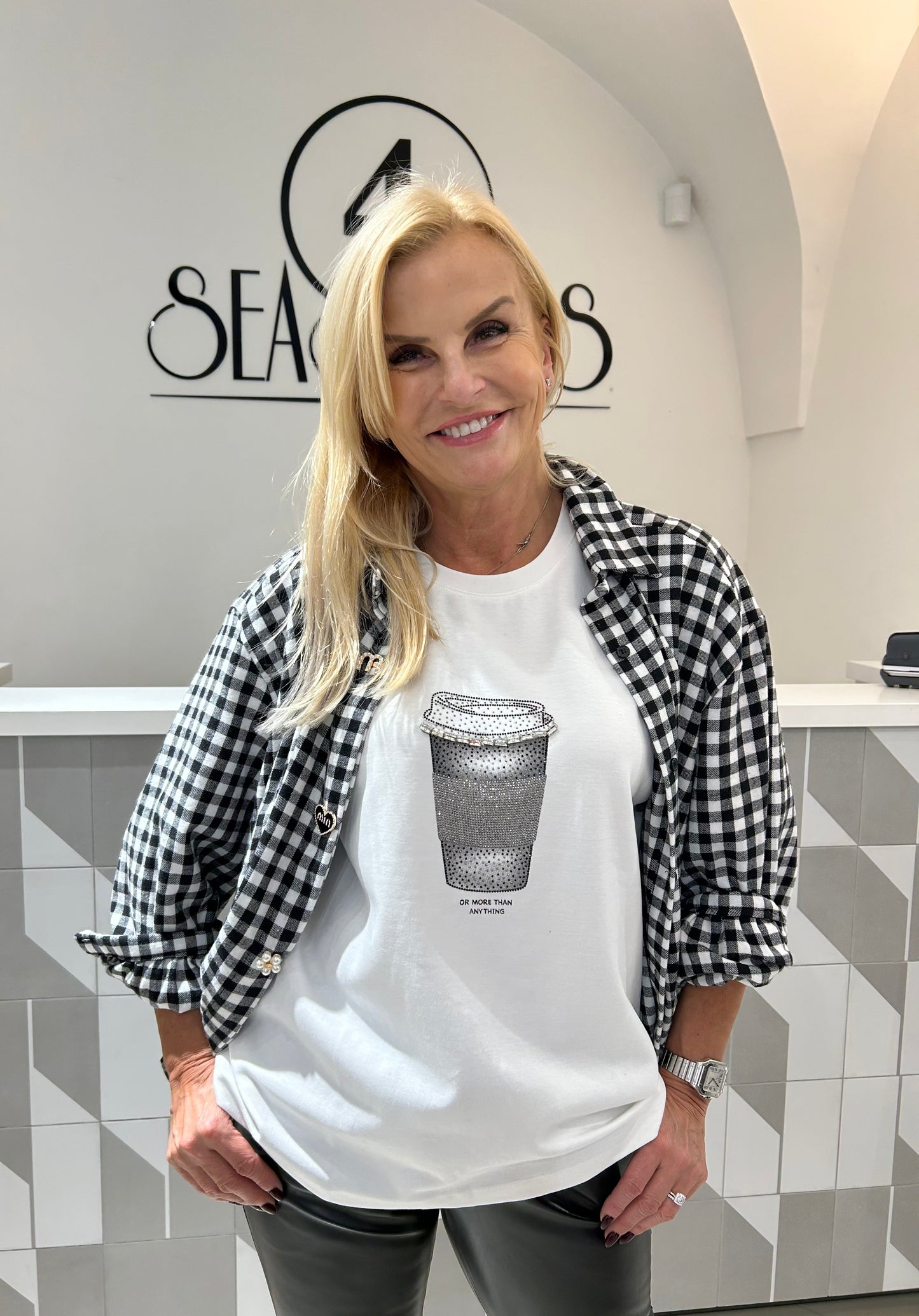 Languoti marškiniai (p837)