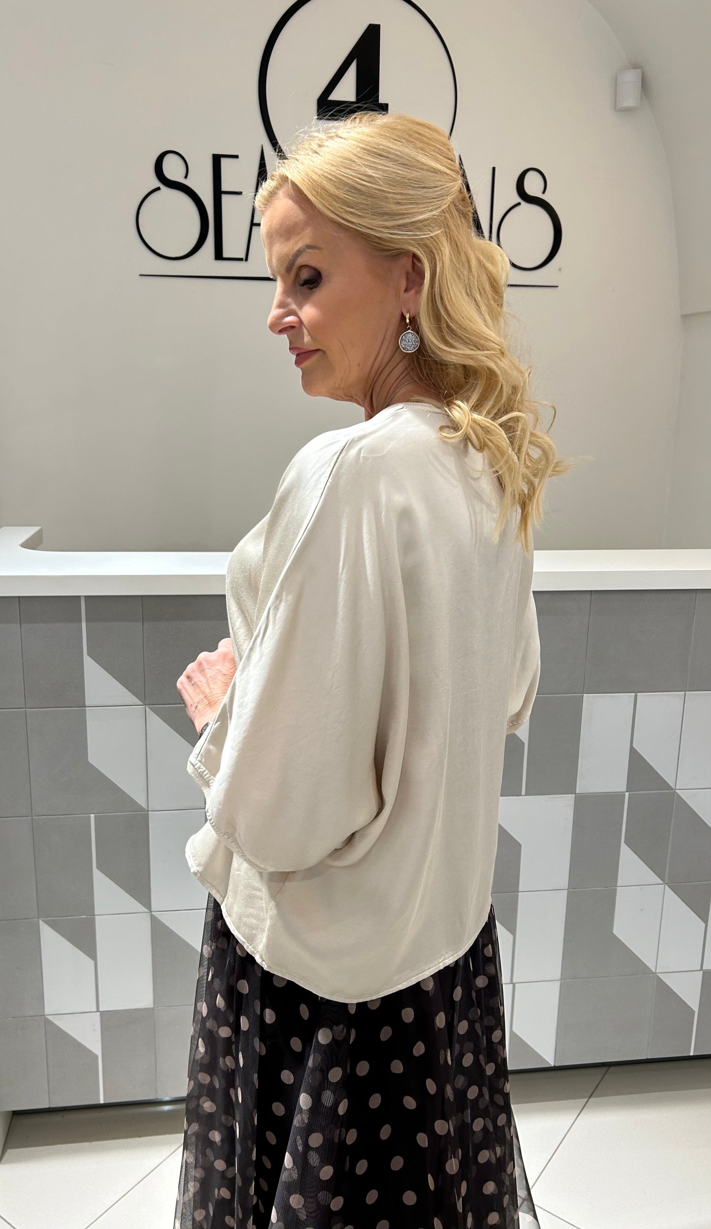 Viskozės ir šilko pluošto kardiganas (p873)