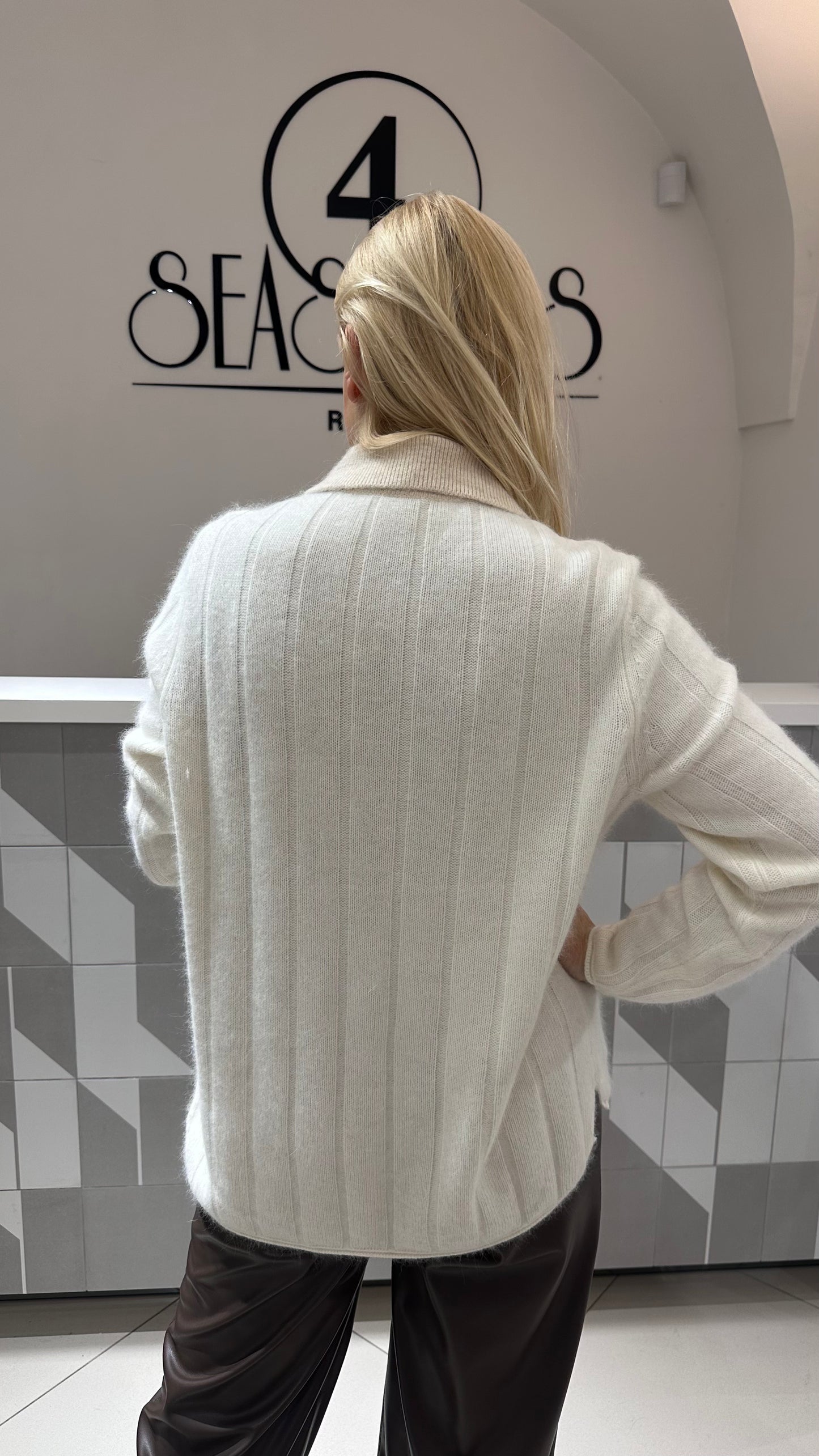 Megztukas su sagutemis (m456)