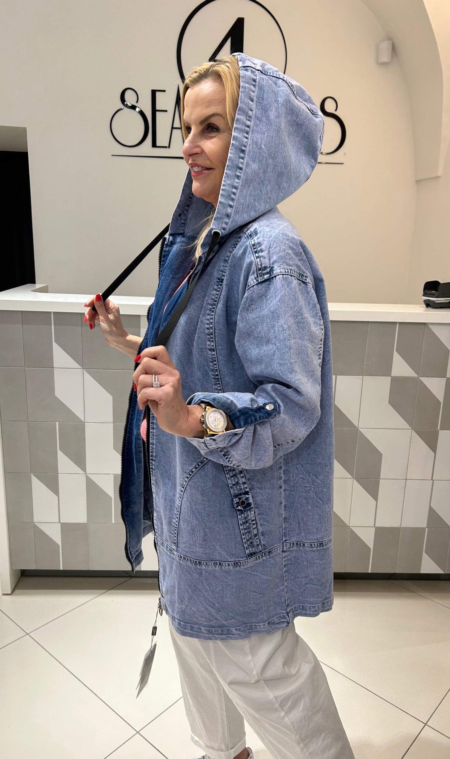 Ilgesnė džinsinė striukė didesniam dydžiui ( b249)