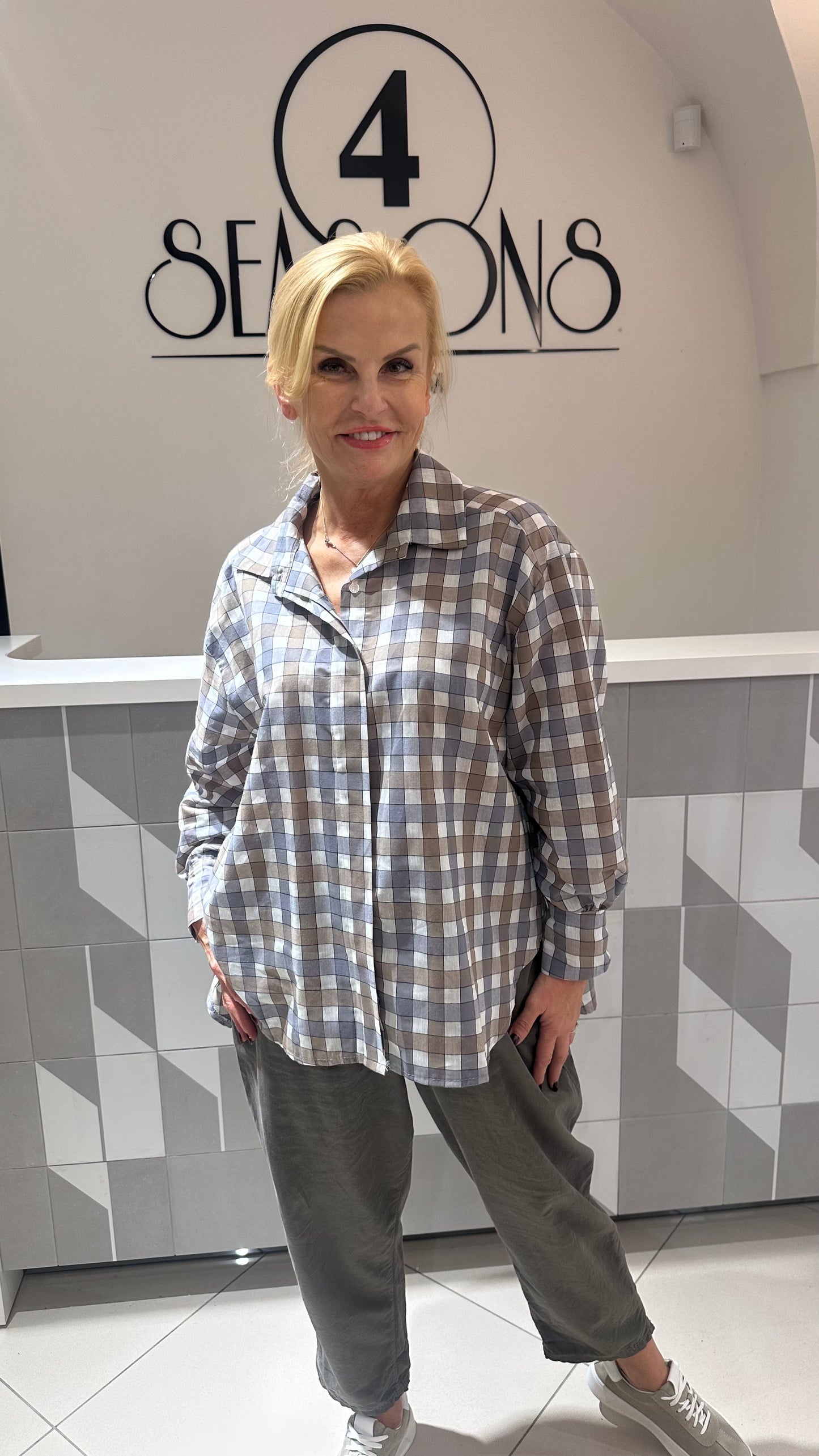 Languoti marškiniai (p855)