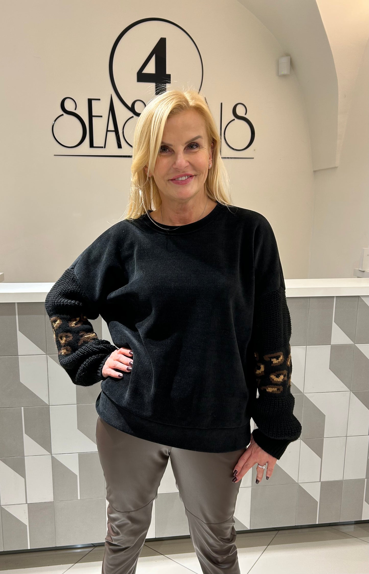 Megztukas- džemperis (m428)