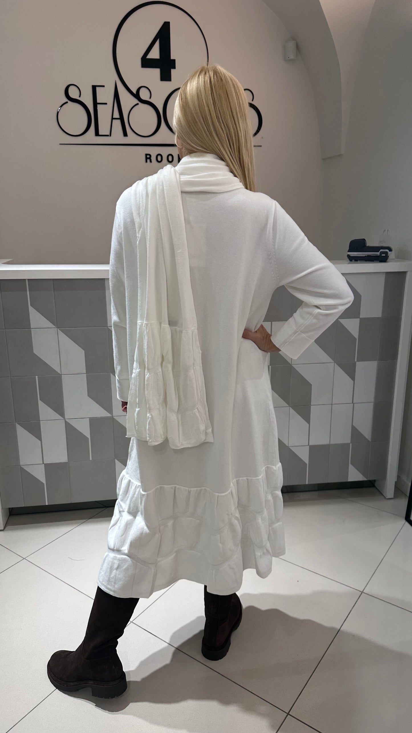 Trikotažinė suknelė su šaliu (s160)