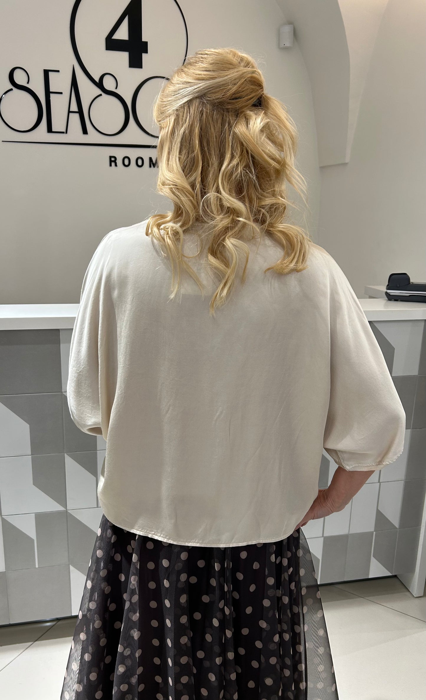 Viskozės ir šilko pluošto kardiganas (p873)