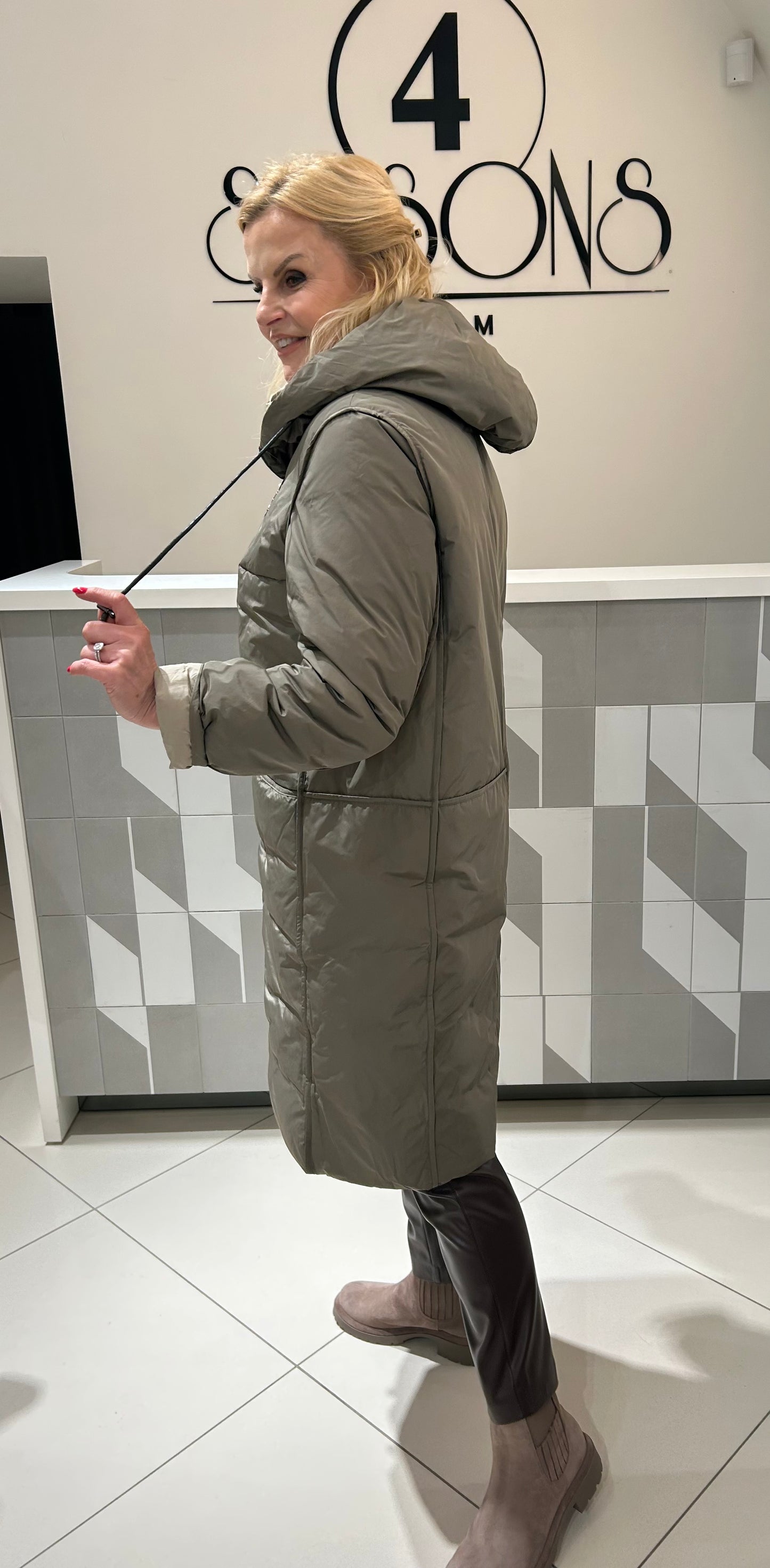 Pūkinis paltas (F59)