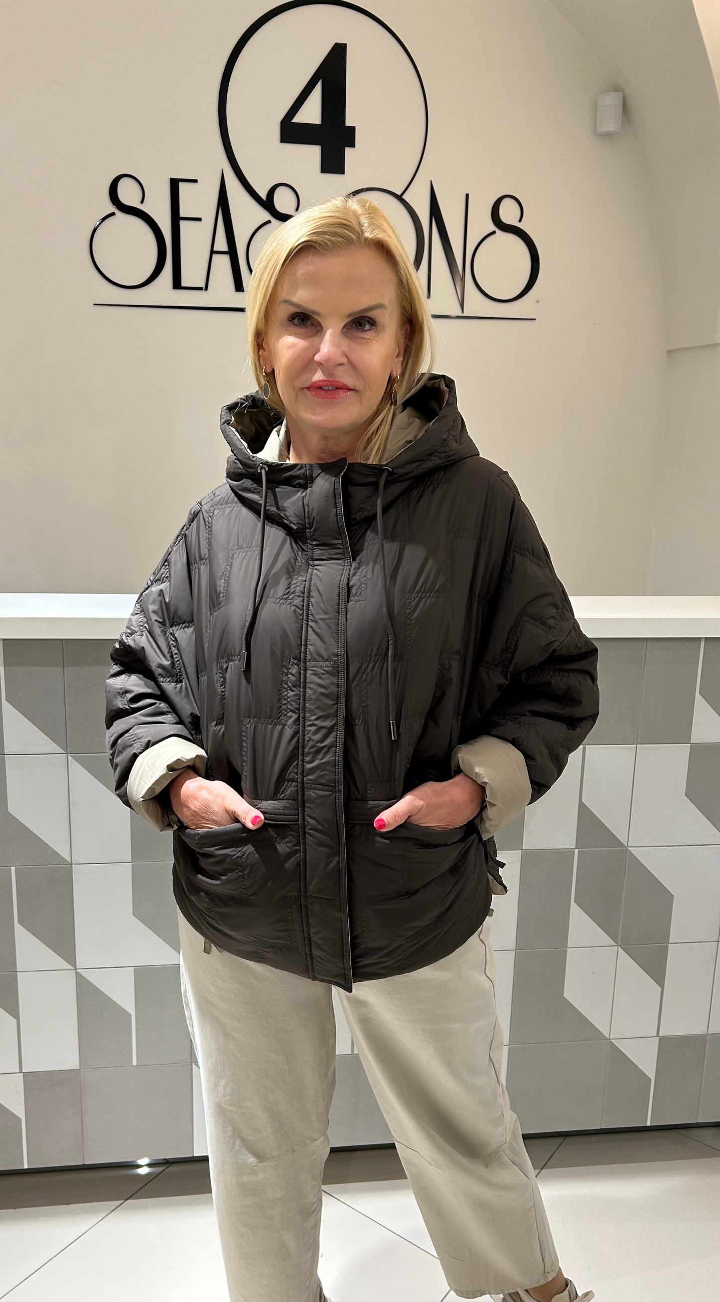 Dvipusė pūkinė striukė (b229)