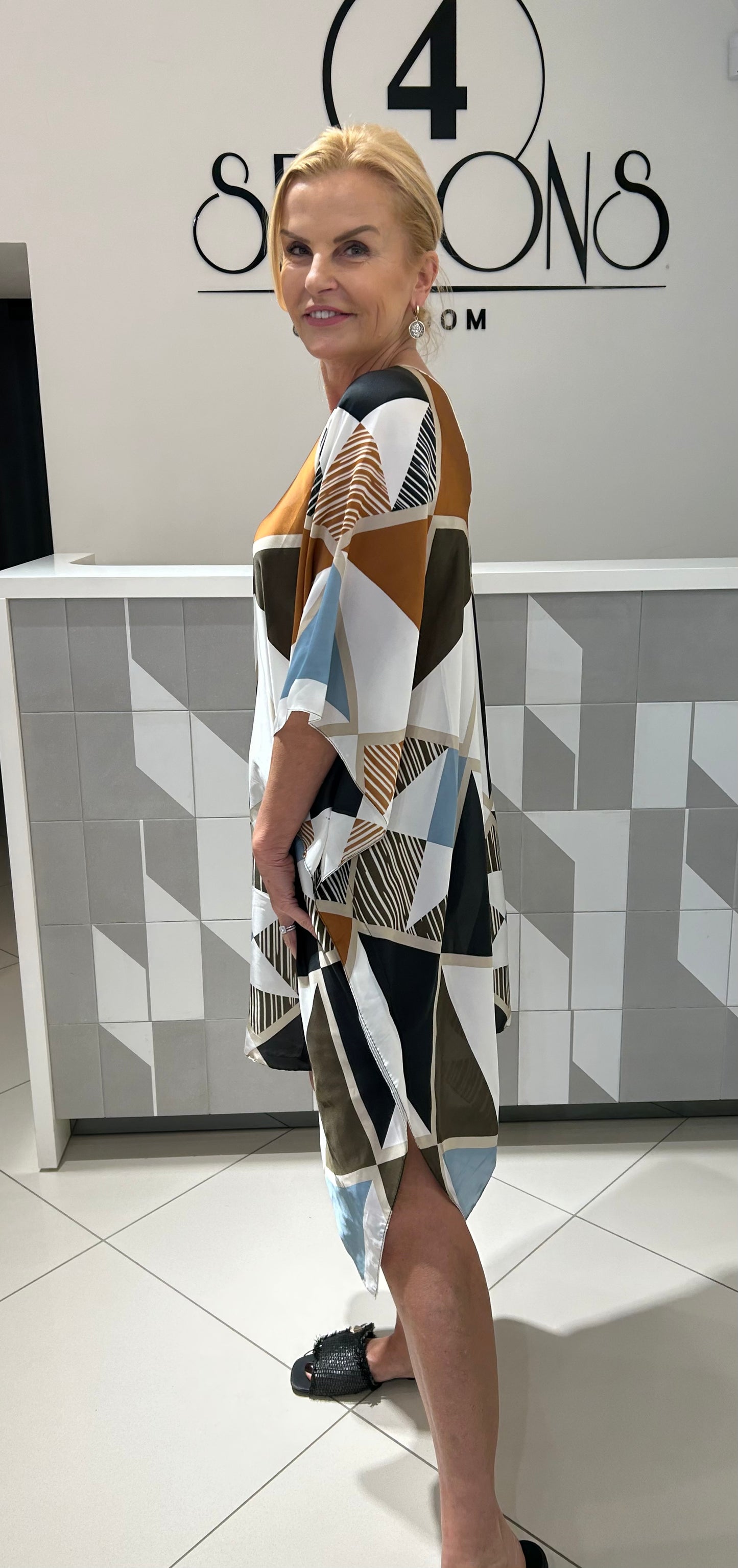 Tunika su V iškirpte (T24)