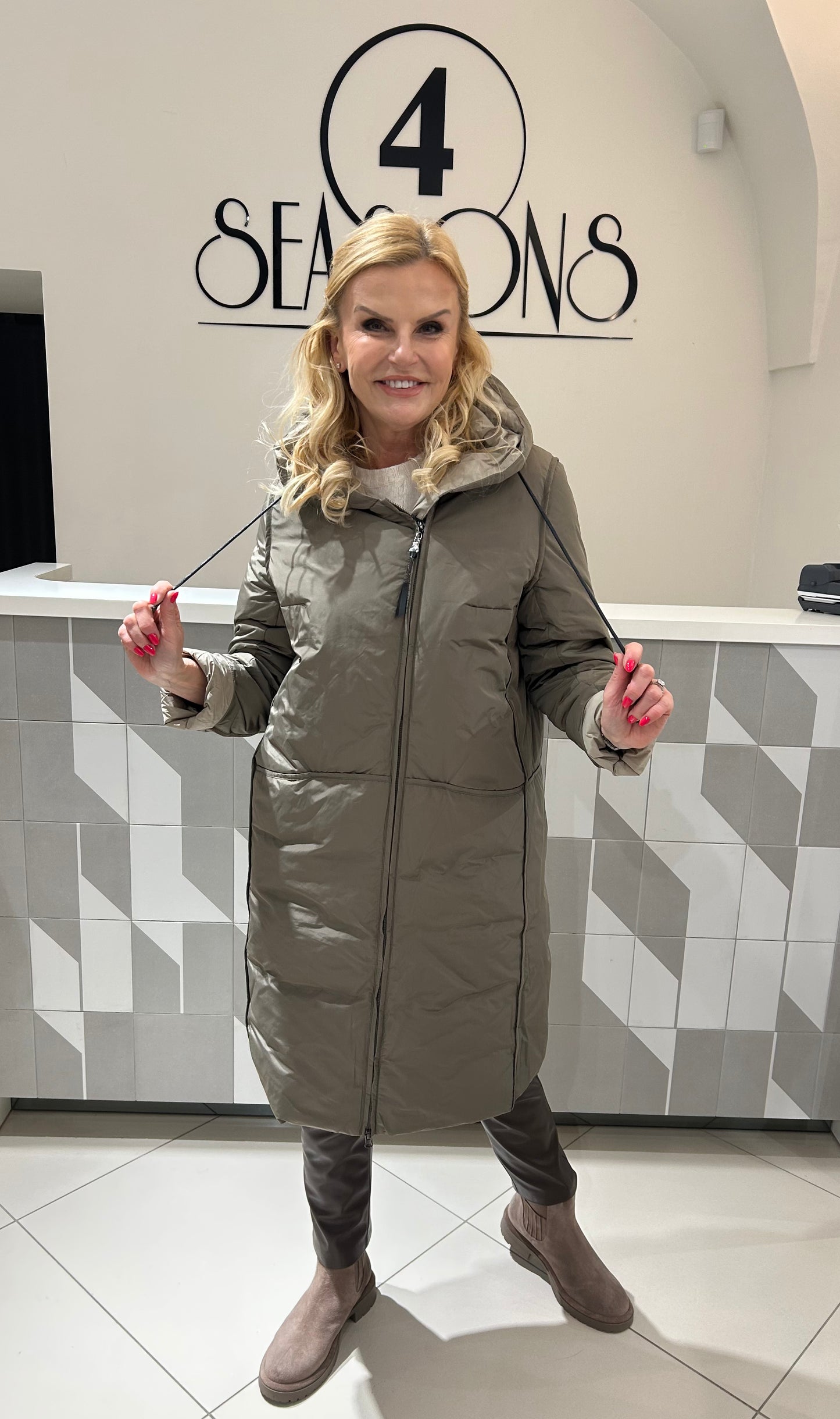 Pūkinis paltas (F59)