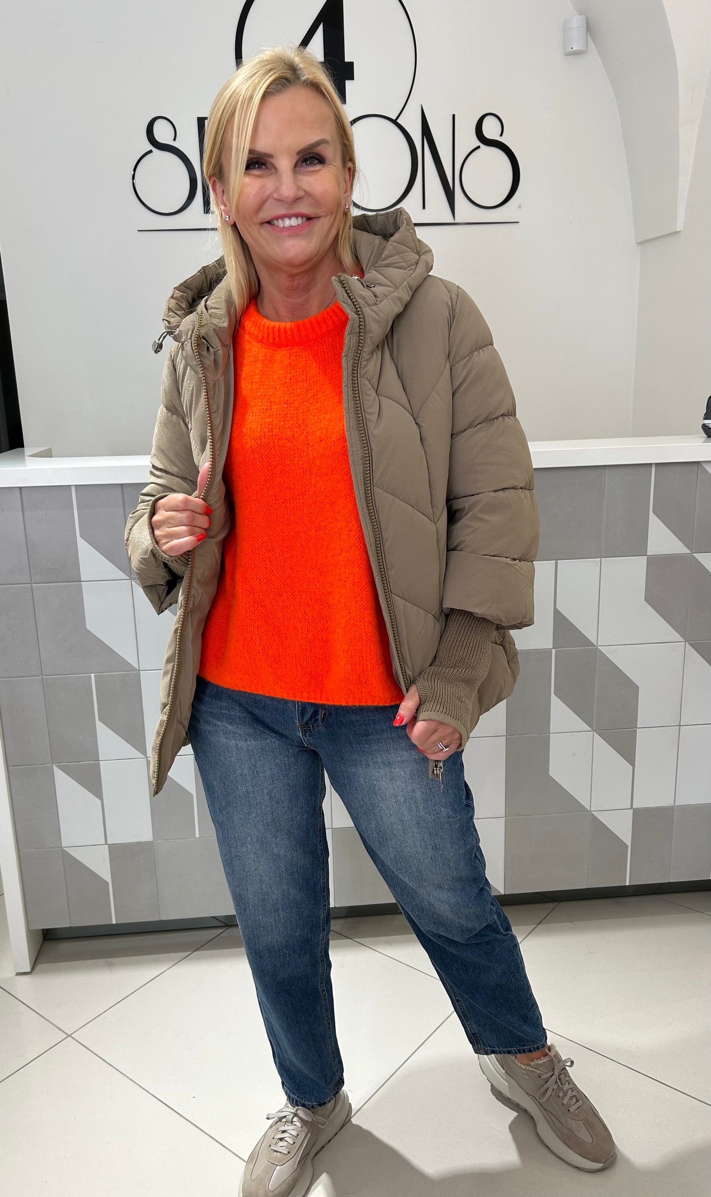 Trumpa striukė (B129)