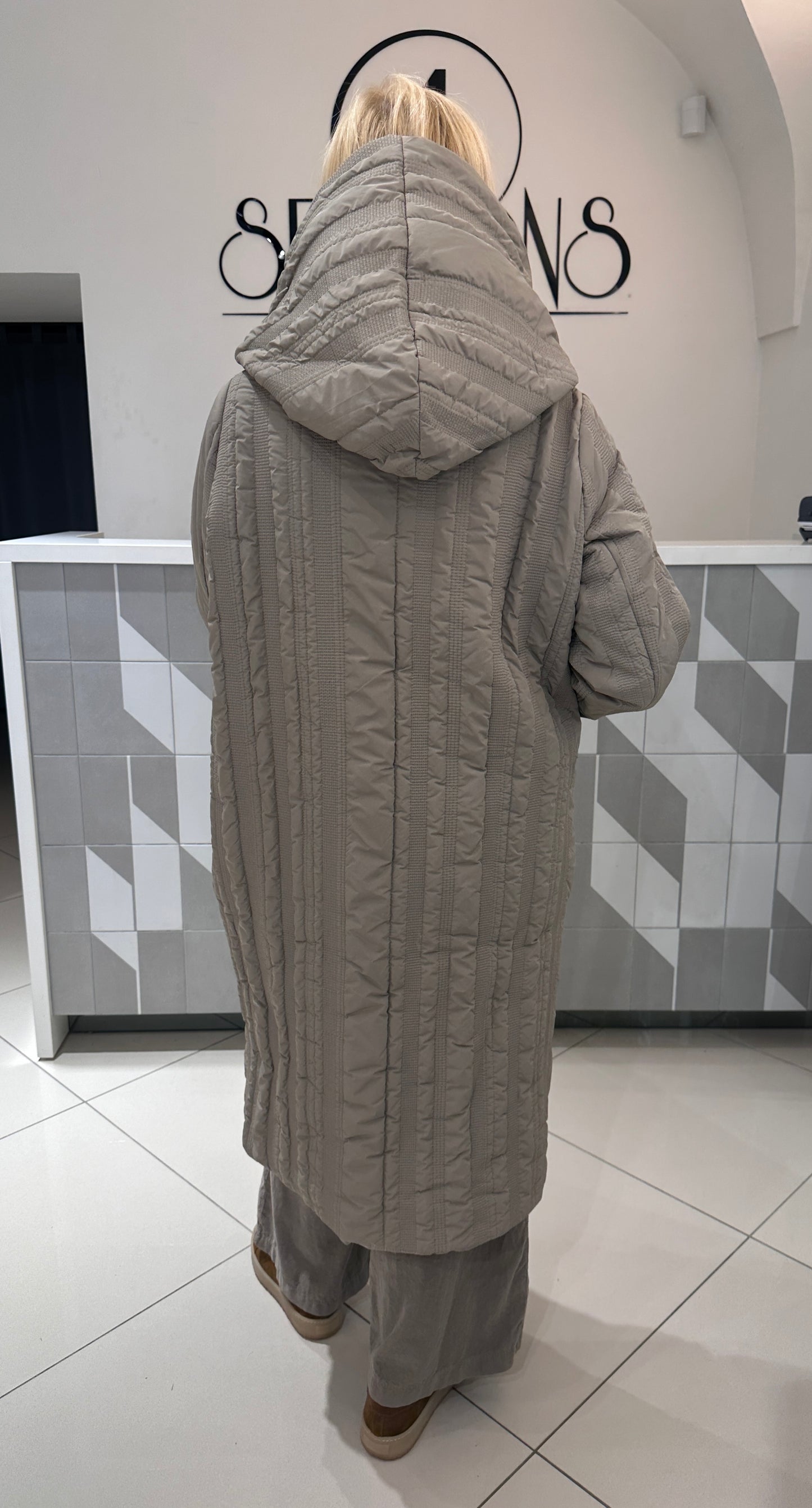 Paltas su gobtuvu (PL27)