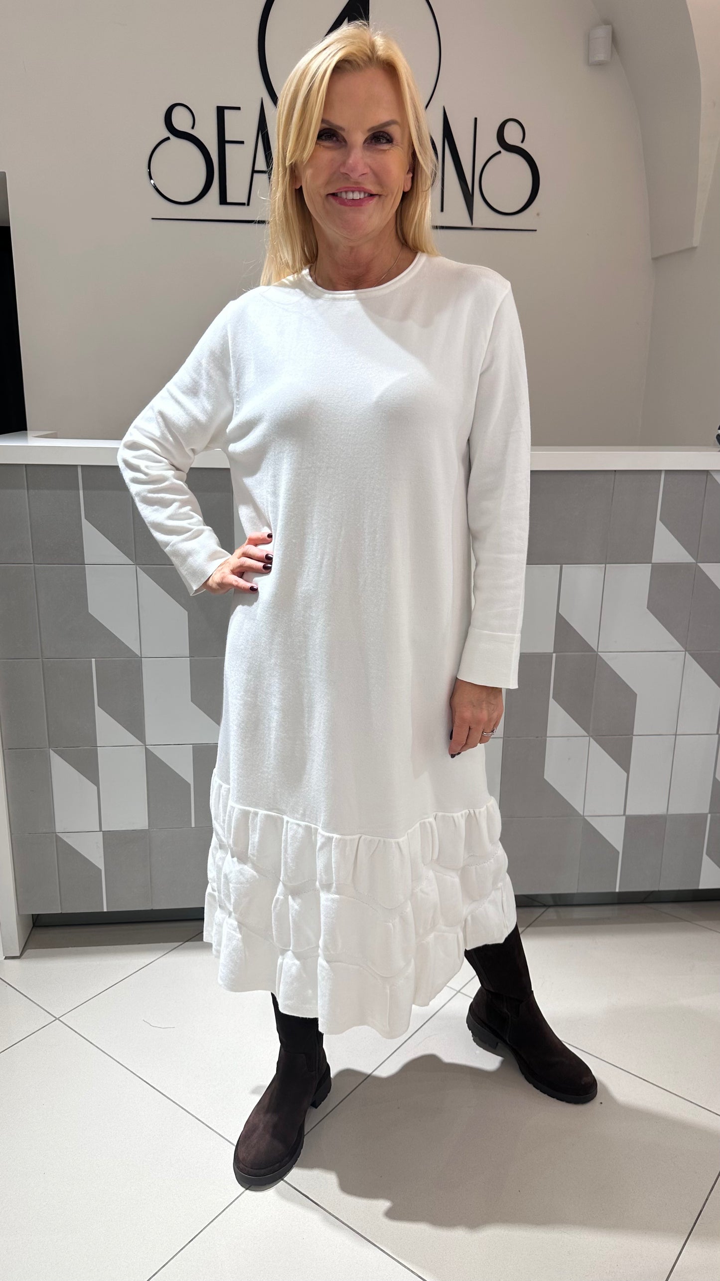 Trikotažinė suknelė su šaliu (s160)