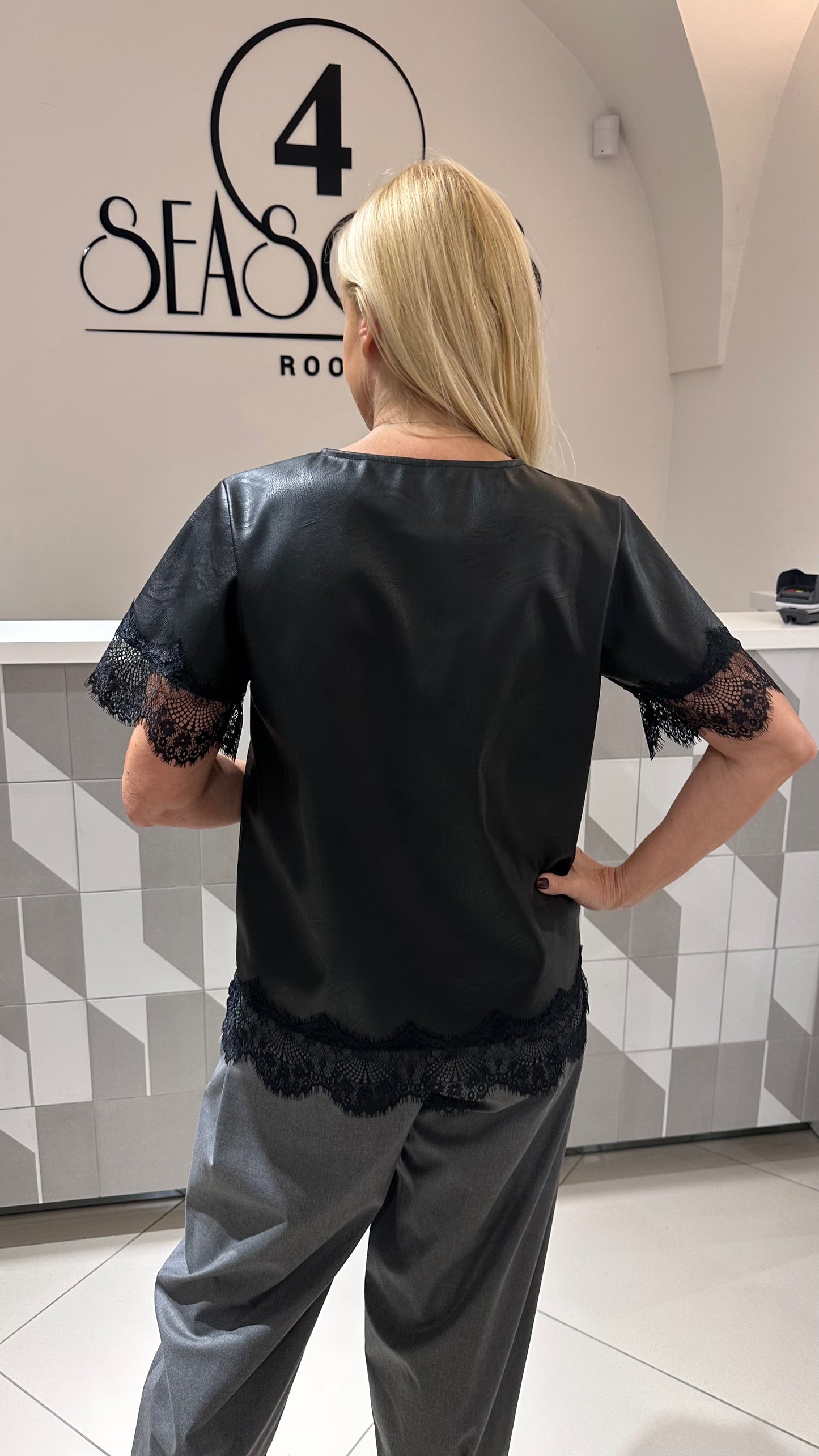 Eko odos palaidinė su nėriniais (p853)