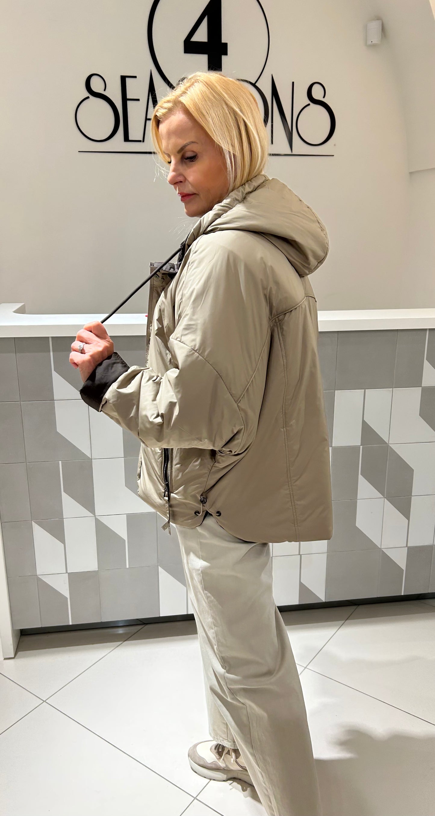 Dvipusė pūkinė striukė (b229)