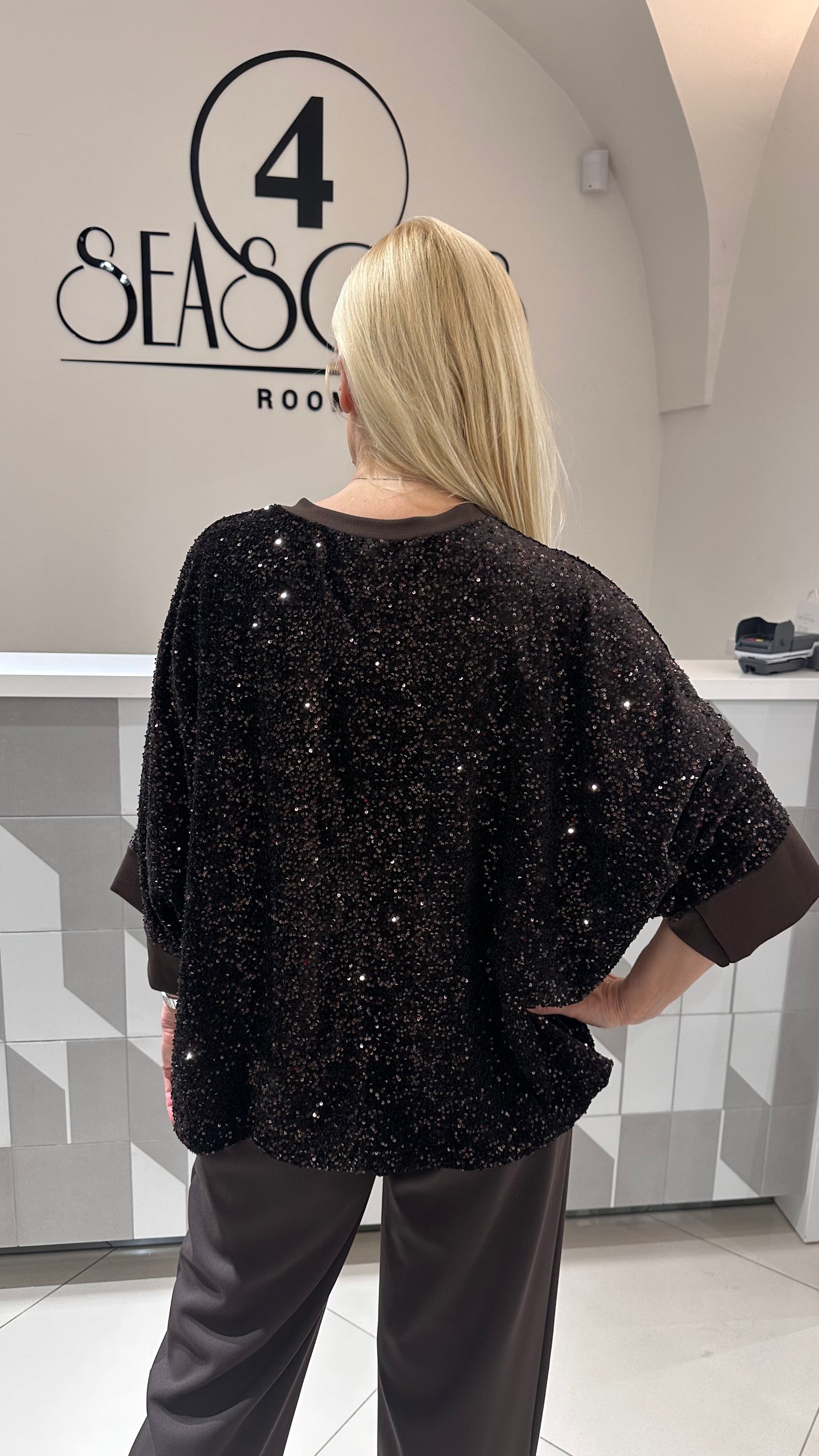 Puošni palaidinė su žvyneliais (p854)