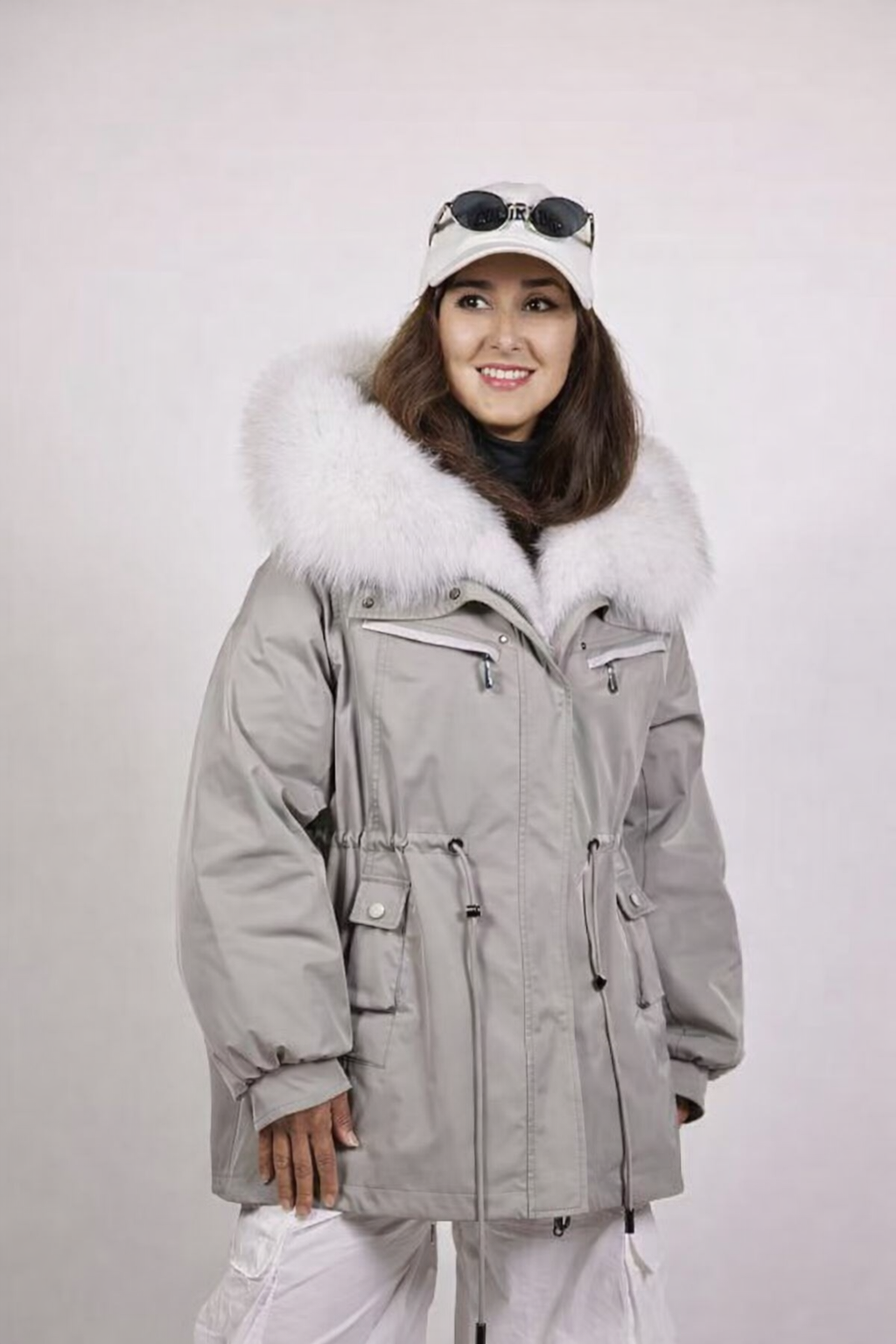 Striukė/parka su natūraliu  kailiu ir išsegamu vidumi  (b211)