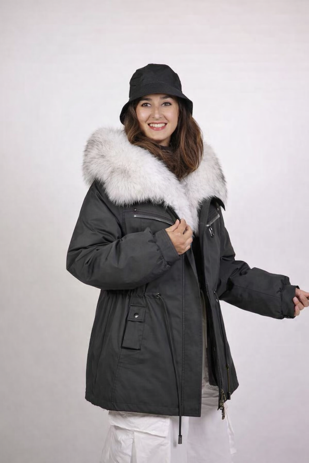 Striukė/parka su natūraliu  kailiu ir išsegamu vidumi  (b211)