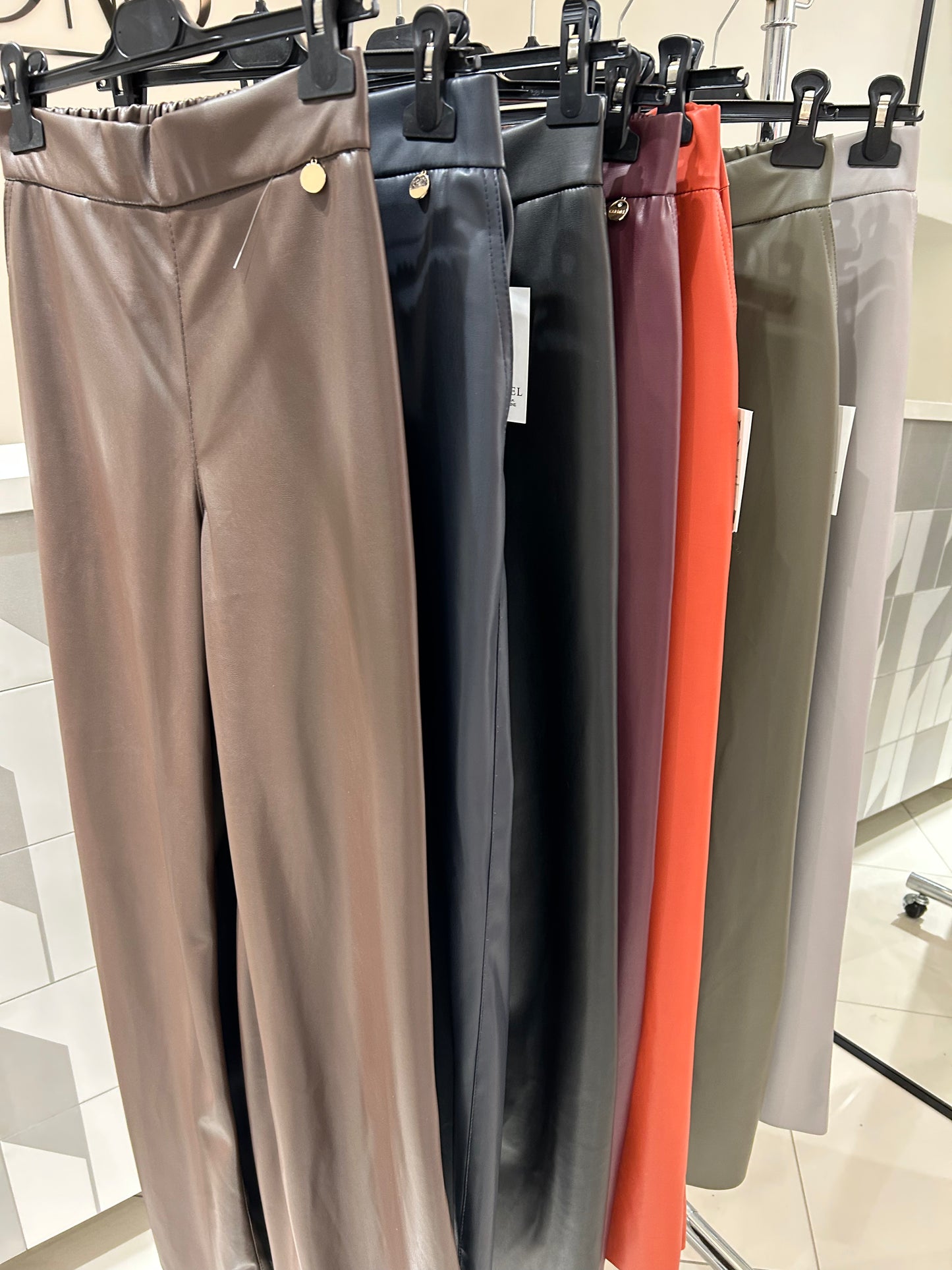 Kelnės (eko odos plačios)